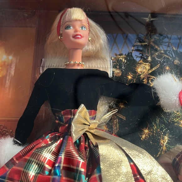 1998 Holiday Sisters Barbie - Picture 5 of 8